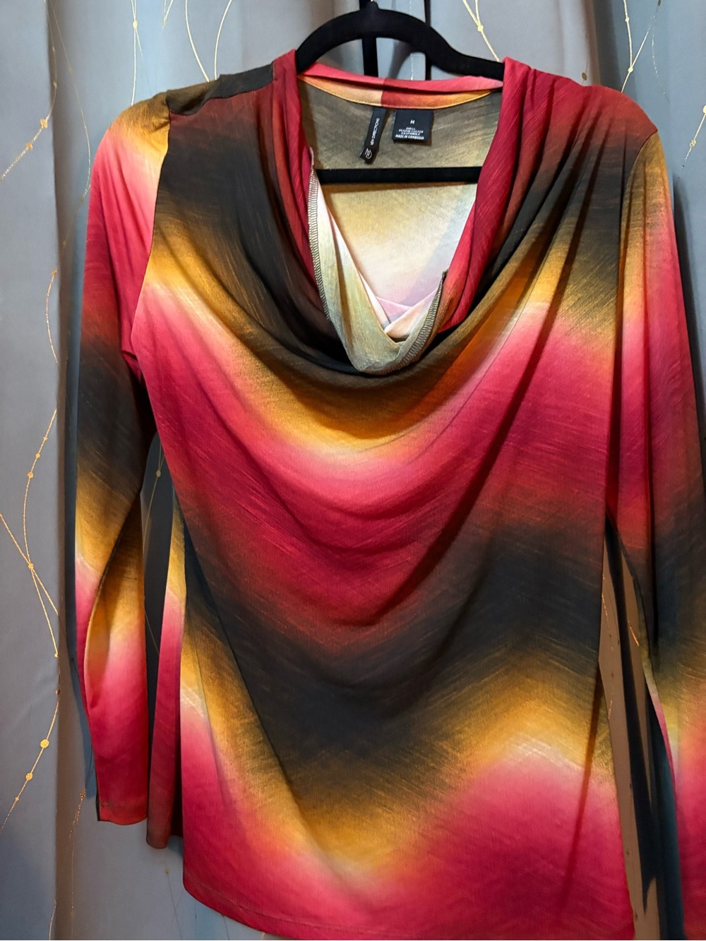 New Directions NWT Womens Red Black Ombre Chevron Cowl Neck Long Sleeve Top M